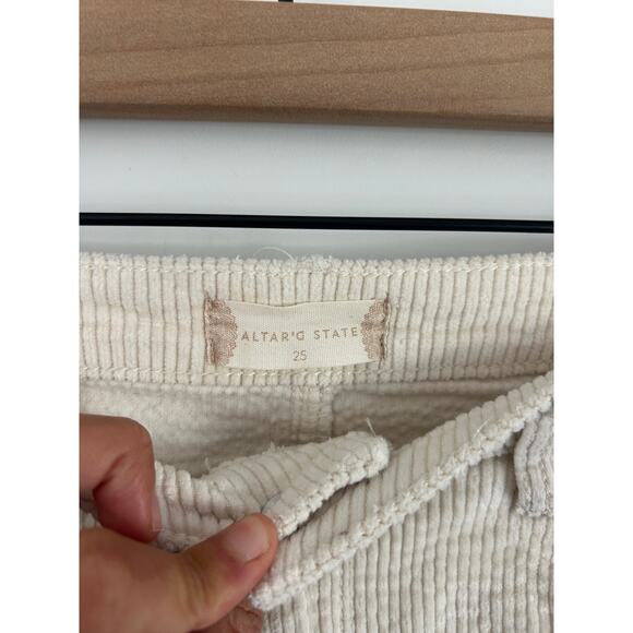 Altar'd State Cream Wide Leg Corduroy Cropped Pants size 25 - Picture 3 of 4